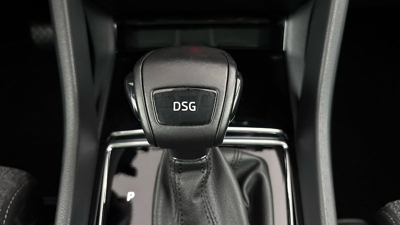 Škoda Karoq 2.0 TDI DSG Style - fotka 25 z 28