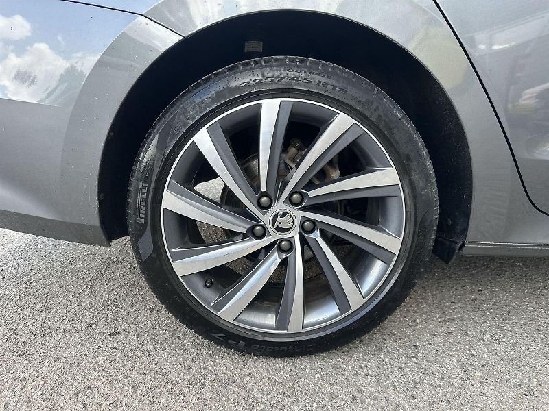 Škoda Octavia (2023) Combi 1.5 TSI e-TEC DSG Style+ - fotka 31 z 35