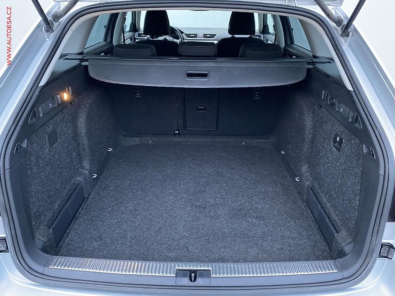 Škoda Superb (2016) 2.0 TDi, ČR, SportLine, DSG - fotka 7 z 17