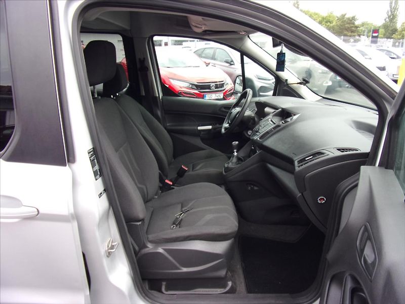 Ford Tourneo 1,6 TDCI  Connect - fotka 9 z 23