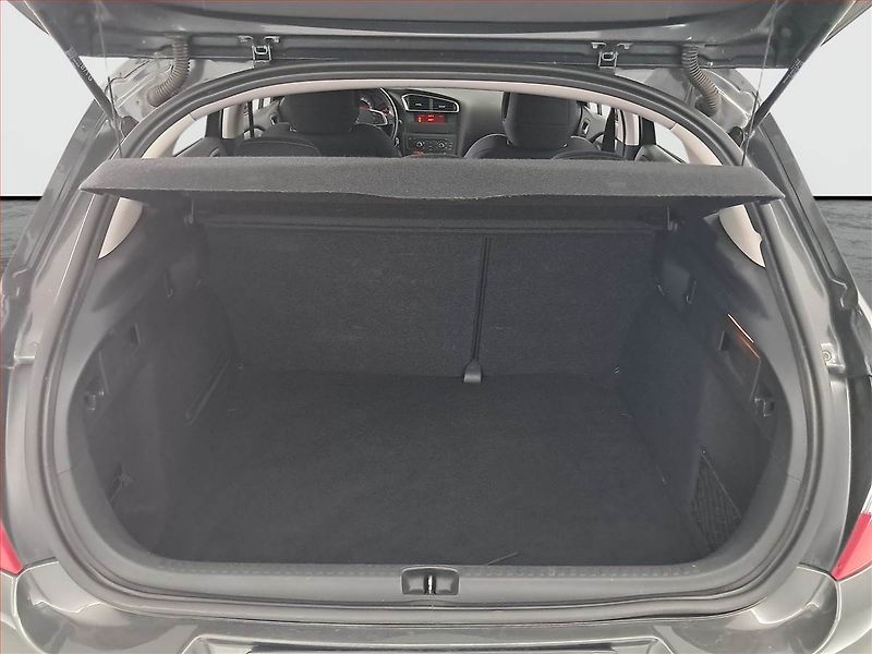 Citroën C4 (2015) 1.6 VTi, Tempomat - fotka 13 z 15