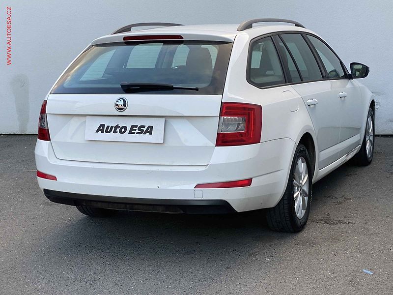 Škoda Octavia (2015) 1.6TDi, ČR, Ambition, +kola - fotka 4 z 15