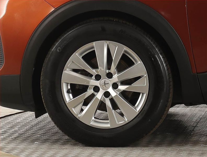 Peugeot 5008 (2021) Active PureTech 130, 7 míst - fotka 14 z 22