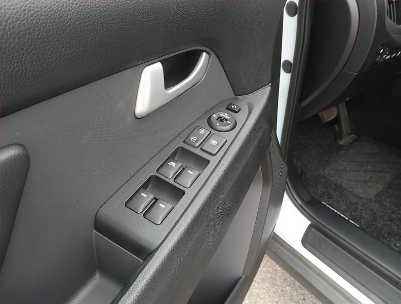 Kia Sportage (2015) 2.0 CRDi, 4X4, Automat - fotka 17 z 18