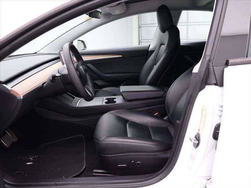 Tesla Model 3 Long Range 79kWh AWD sOH 90,3% - fotka 11 z 28