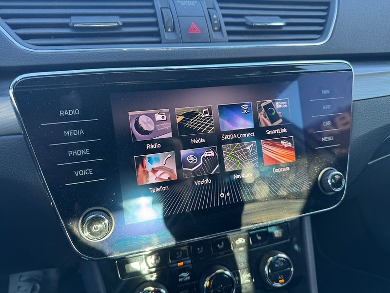 Škoda Superb (2019) DSG 2,0 TDI 140 KW STYLE+ SŠA - fotka 35 z 49