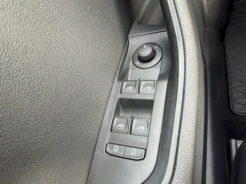 Škoda Superb (2022) 2.0 TDI 110kW DSG Business - fotka 10 z 35