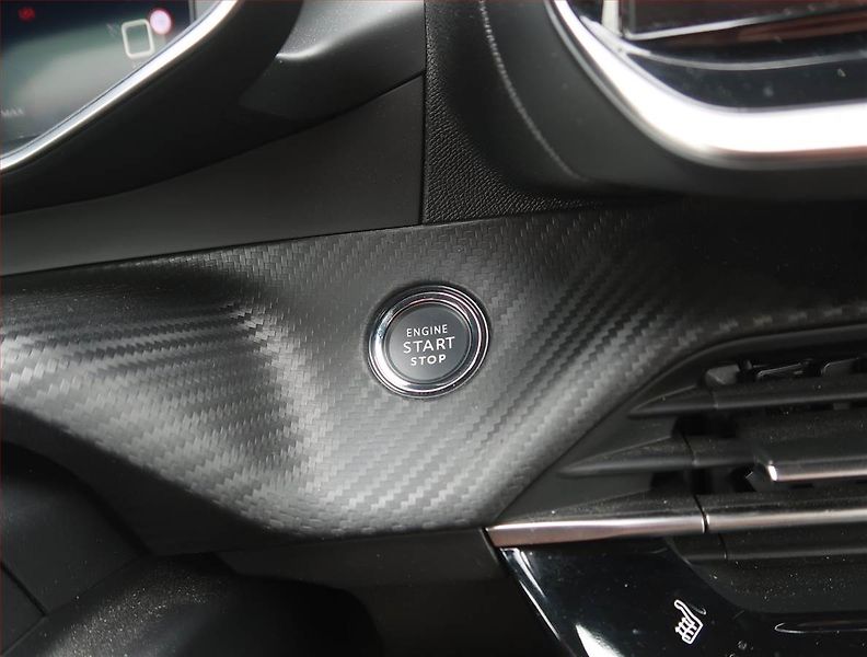 Peugeot 2008 (2022) GT 50 kWh, SoH 100% - fotka 19 z 22