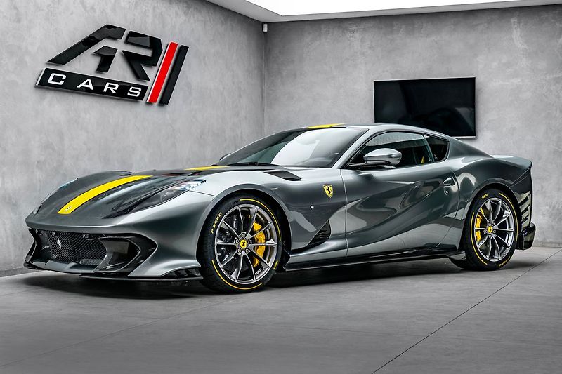 Ferrari 812 - fotografie inzerátu