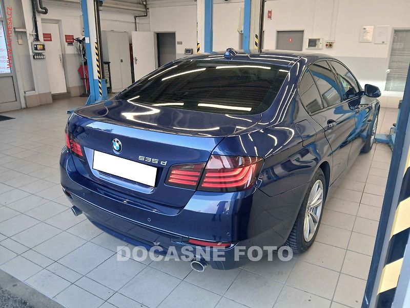 BMW Řada 5 (2016) 3.0 D 525d, ČR, servis.kniha - fotka 2 z 3
