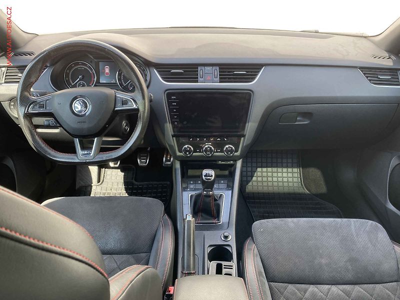 Škoda Octavia (2017) 2.0 TSi, RS, LED, +ALU, panor - fotka 8 z 20