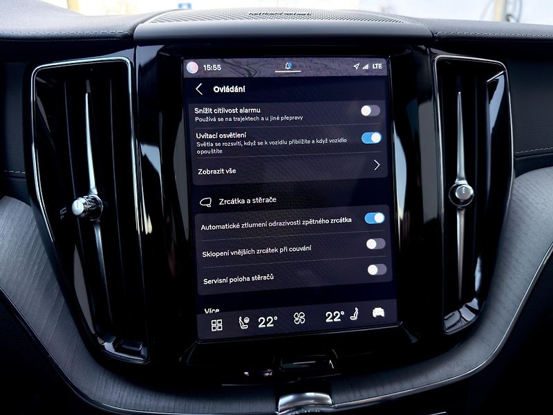 Volvo XC60 T8 AWD RECH.*ULTRA DARK + kola - fotka 51 z 62