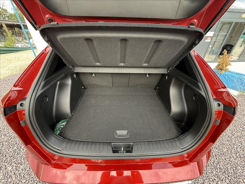Hyundai Kona 1,6 T-GDI 125kW DCT N-Line 4WD - fotka 19 z 22