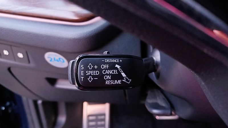 Škoda Octavia SCOUT TSI 4x4-WEBA-PANO-HUD-TZ - fotka 29 z 50