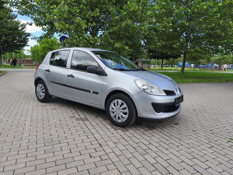 Renault Clio 1.2 confort- nové rozvody - fotka 14 z 23