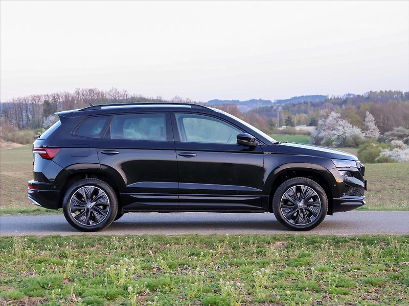 Škoda Karoq 2,0 TDI 4x4 DSG Sportline DPH - fotka 8 z 42