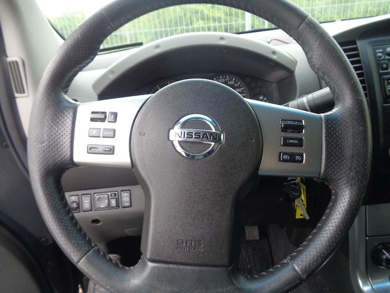 Nissan Navara 2,5 DCI - fotka 7 z 14
