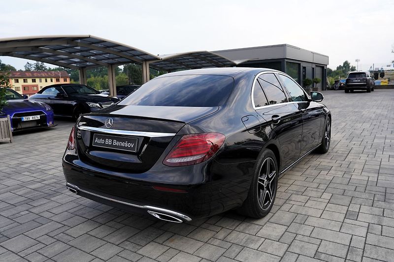 Mercedes-Benz Třídy E E 220d AMG/LED/AT9/kůže - fotka 6 z 46
