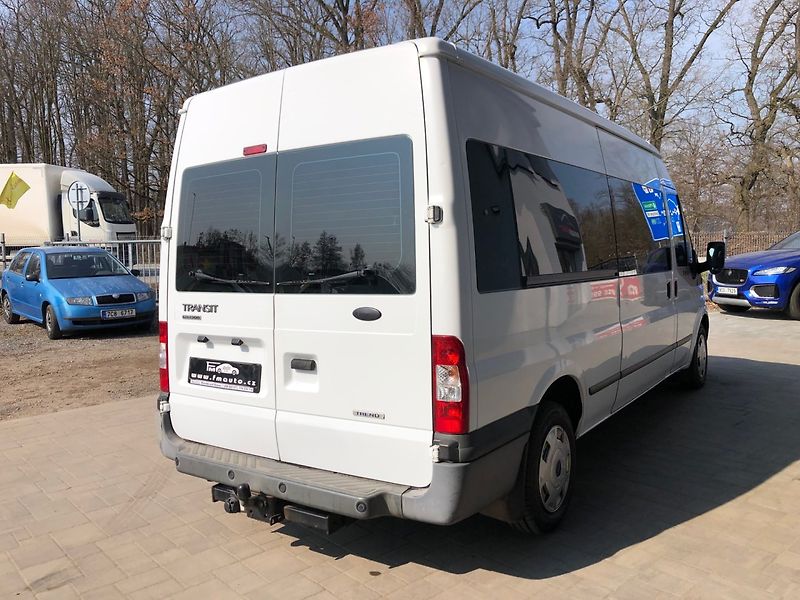 Ford Transit Courier (2013) 2.2 TDCi 9 Míst - fotka 5 z 24