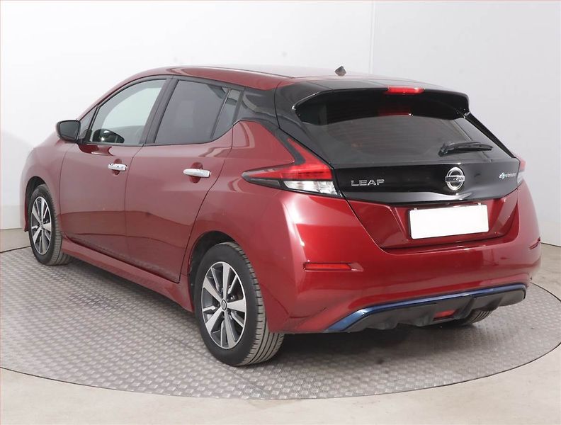 Nissan Leaf (2021) 40 kWh, SoH 90%, Automat - fotka 4 z 18