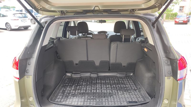 Ford Kuga (2014) - fotka 18 z 23