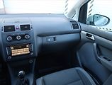 Volkswagen Touran (2014) 1.6 TDI, Serv.kniha, Navi - náhled 8