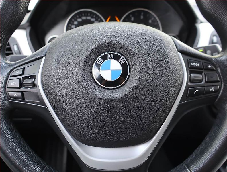 BMW Řada 3 (2019) 318 d, Automat, Serv.kniha - fotka 17 z 19