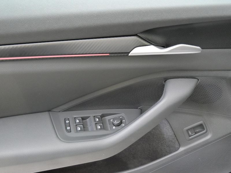 Škoda Superb - fotka 12 z 30