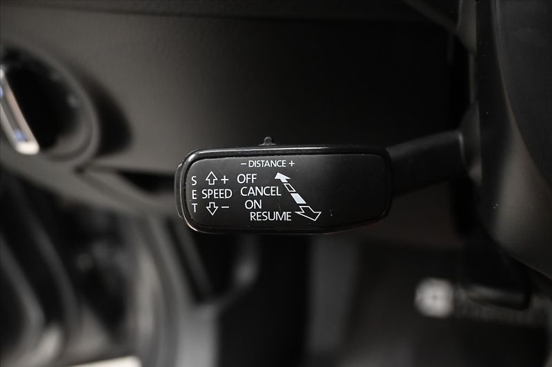 Škoda Superb 2,0 TDI 110 kW DSG STYLE Záruk - fotka 23 z 30