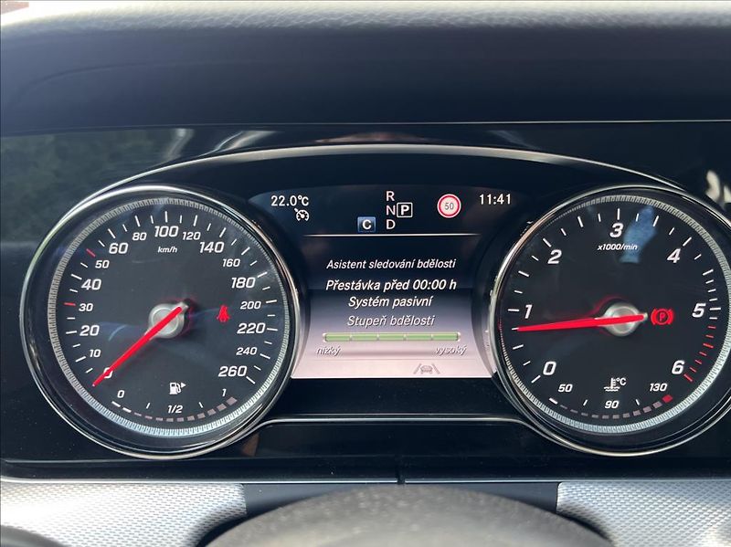 Mercedes-Benz Třídy E 2,0 E 220 d / 9G-TRONIC - fotka 30 z 48