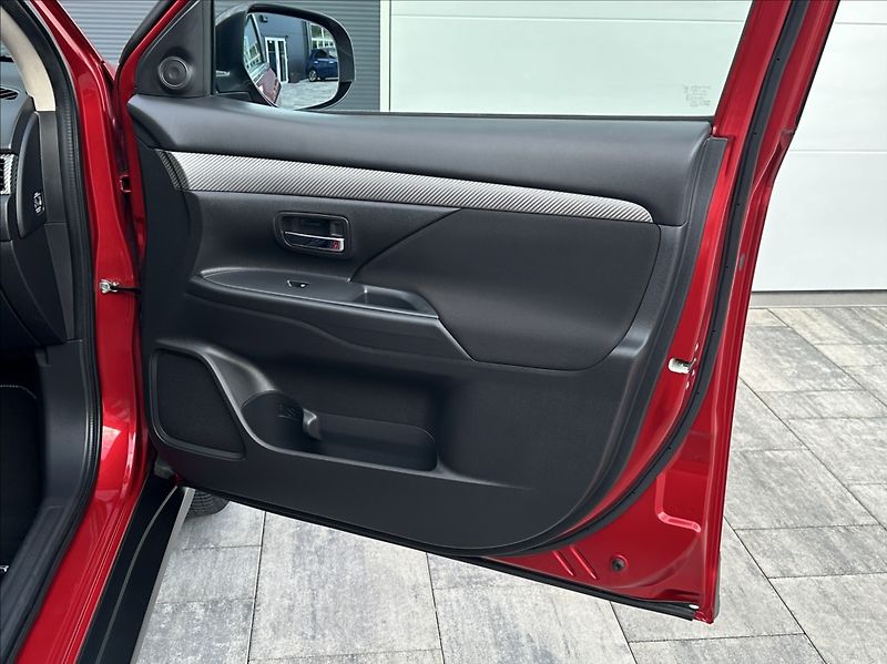 Mitsubishi Outlander 2,2 DI-D 150PS  Intense+ -7 4x - fotka 19 z 53