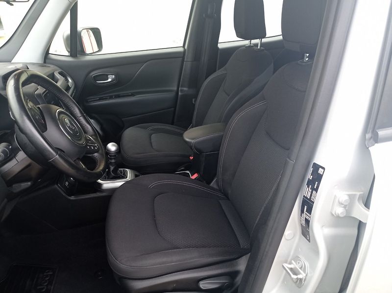 Jeep Renegade 2.0 JTD-MJET 4x4/1Maj/DigKlima - fotka 13 z 44