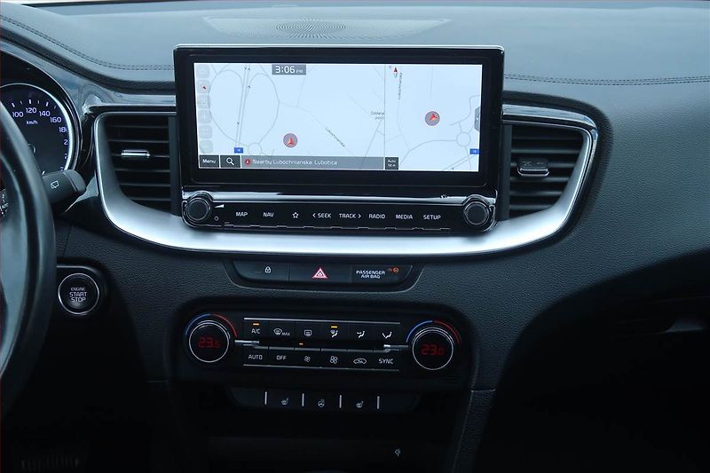 Kia XCeed (2022) 1.5 T-GDI, Automat, Serv.kniha - fotka 12 z 25