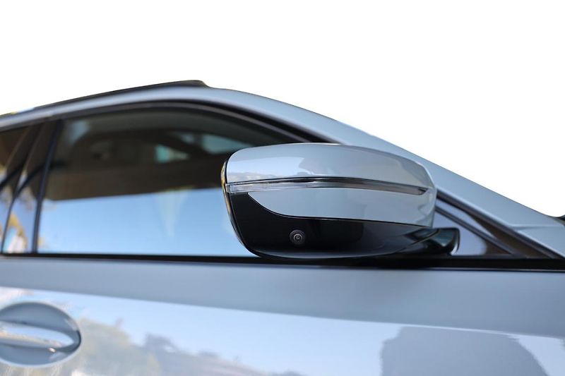 BMW Řada 3 330d xDrive Touring - fotka 20 z 25