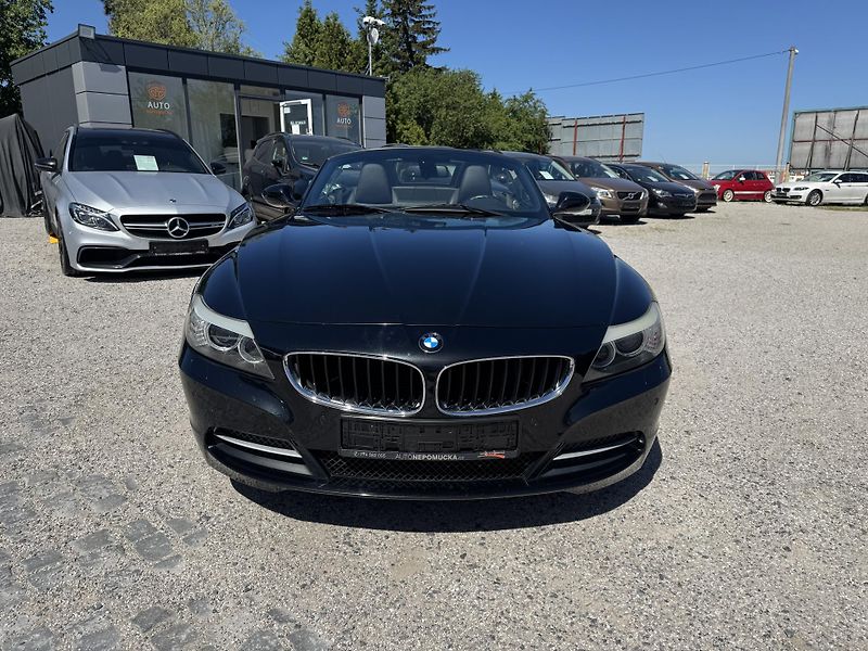 BMW Z4 (2009) 3.0i 190kw Kabrio REZERVACE - fotka 2 z 28