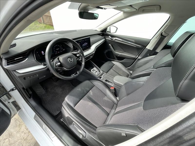 Škoda Octavia 2,0 TDI DSG Style MatrixLED - fotka 5 z 22