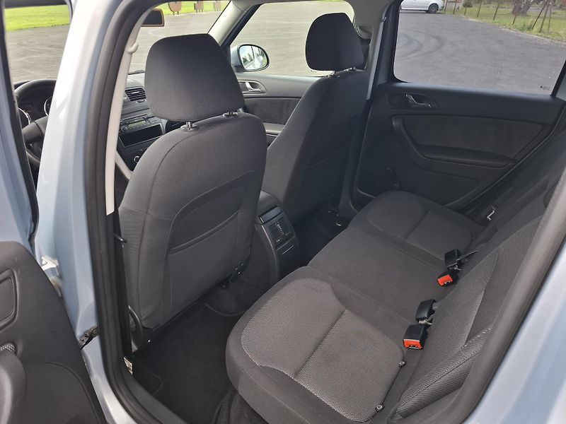 Škoda Yeti (2011) 1.2TSi 77kW,klima,senzory - fotka 13 z 18