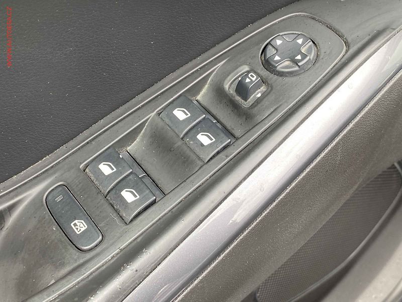Opel Grandland X (2018) 1.2 T, Innovation, AT, navi - fotka 11 z 19