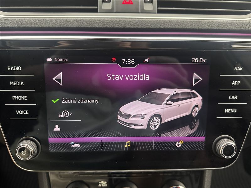Škoda Superb 2,0 DSG 4X4 ACC CANTON STYLE+ - fotka 19 z 49
