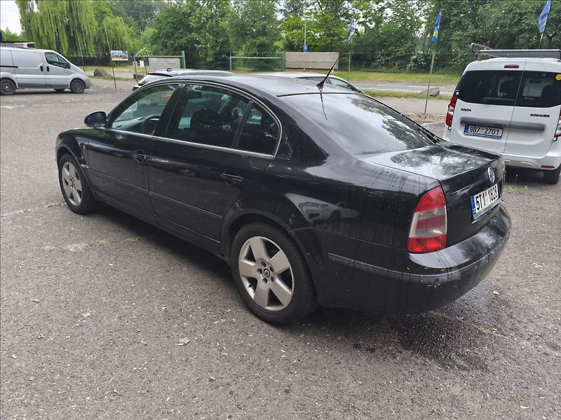 Škoda Superb 2,0 TDi - fotka 3 z 7