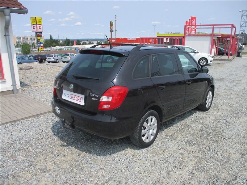 Škoda Fabia 1,2 TSI, aut. klima, servis, - fotka 6 z 32