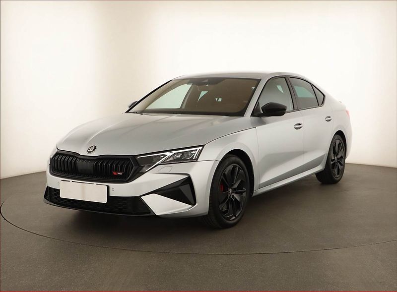 Škoda Octavia (2025) RS 2.0 TSI, RS, MATRIX, KAMERA - fotka 2 z 18