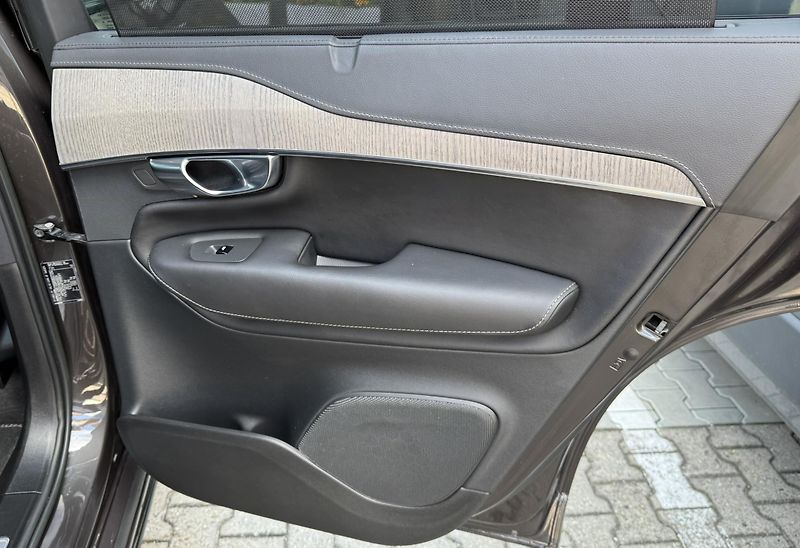 Volvo XC90 B5 (nafta) AWD VENTILACE +kola - fotka 22 z 50