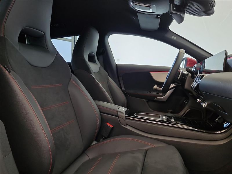 Mercedes-Benz CLA 200 Shooting Brake AMG Style E - fotka 15 z 22
