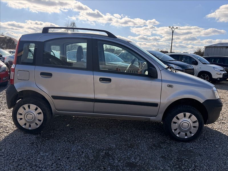 Fiat Panda 1,2 i 4X4 - fotka 4 z 18