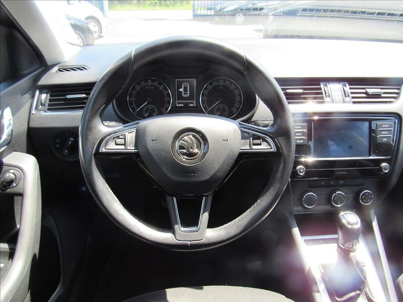 Škoda Octavia 1,6 TDi 85kW Style - fotka 12 z 29