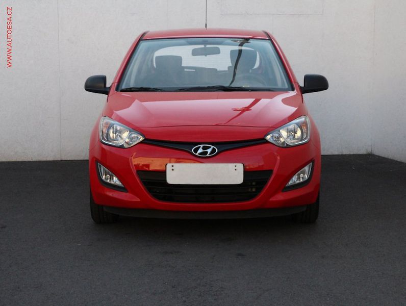 Hyundai i20 (2013) 1.2, ČR, AC - fotka 2 z 3