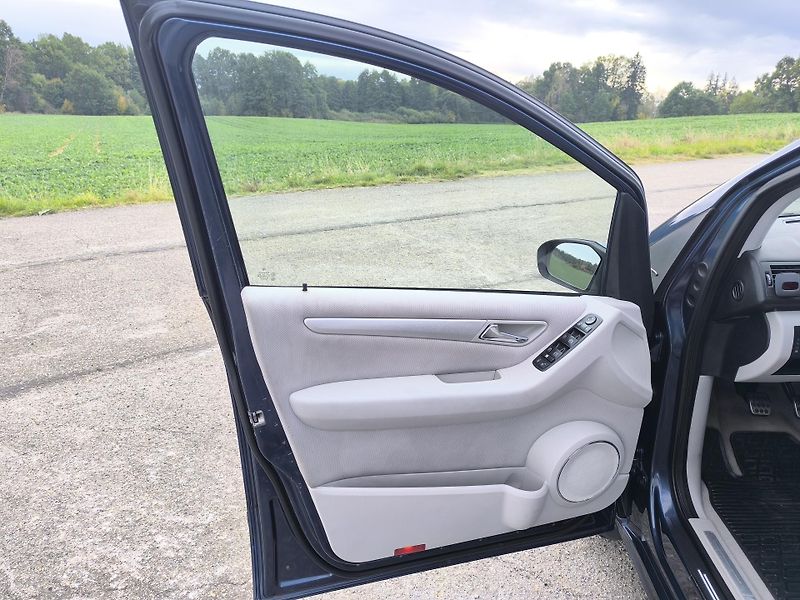 Mercedes-Benz Třídy A (2007) 2.0 DOL.KM, SERVISKA - fotka 16 z 32