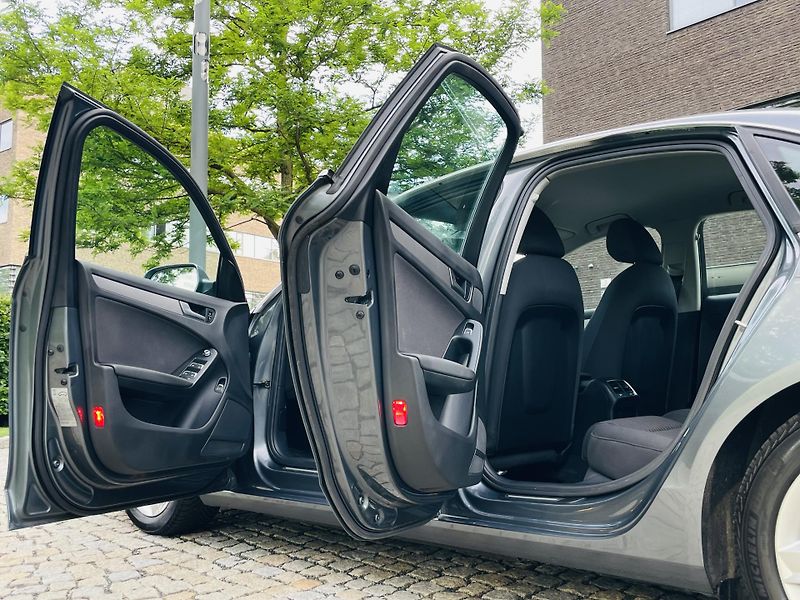 Audi A4 3.0TDI QUATTRO VÝHŘEV SERVISKA - fotka 19 z 41