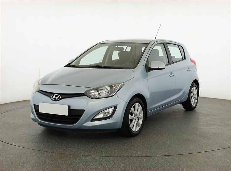 Hyundai i20 (2013) 1.2, Serv.kniha - fotka 2 z 14